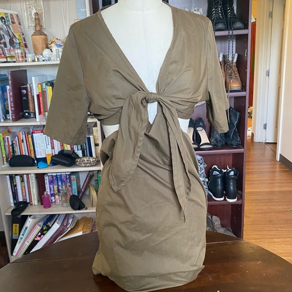 Women’s Large Cutout Olive/Khaki Dress. - Picture 1 of 3